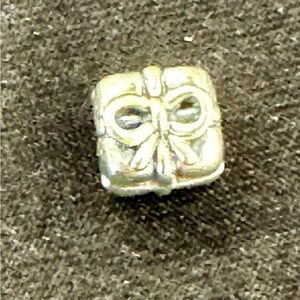 Pandora Silver Gift Box with Bow Charm